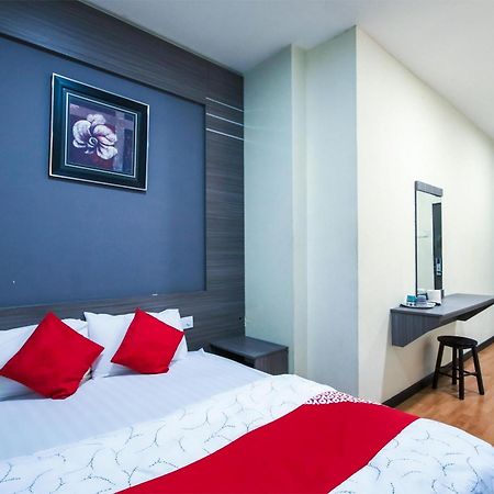 Capital O 812 Hotel Smc Seksyen 13 샤알람 외부 사진