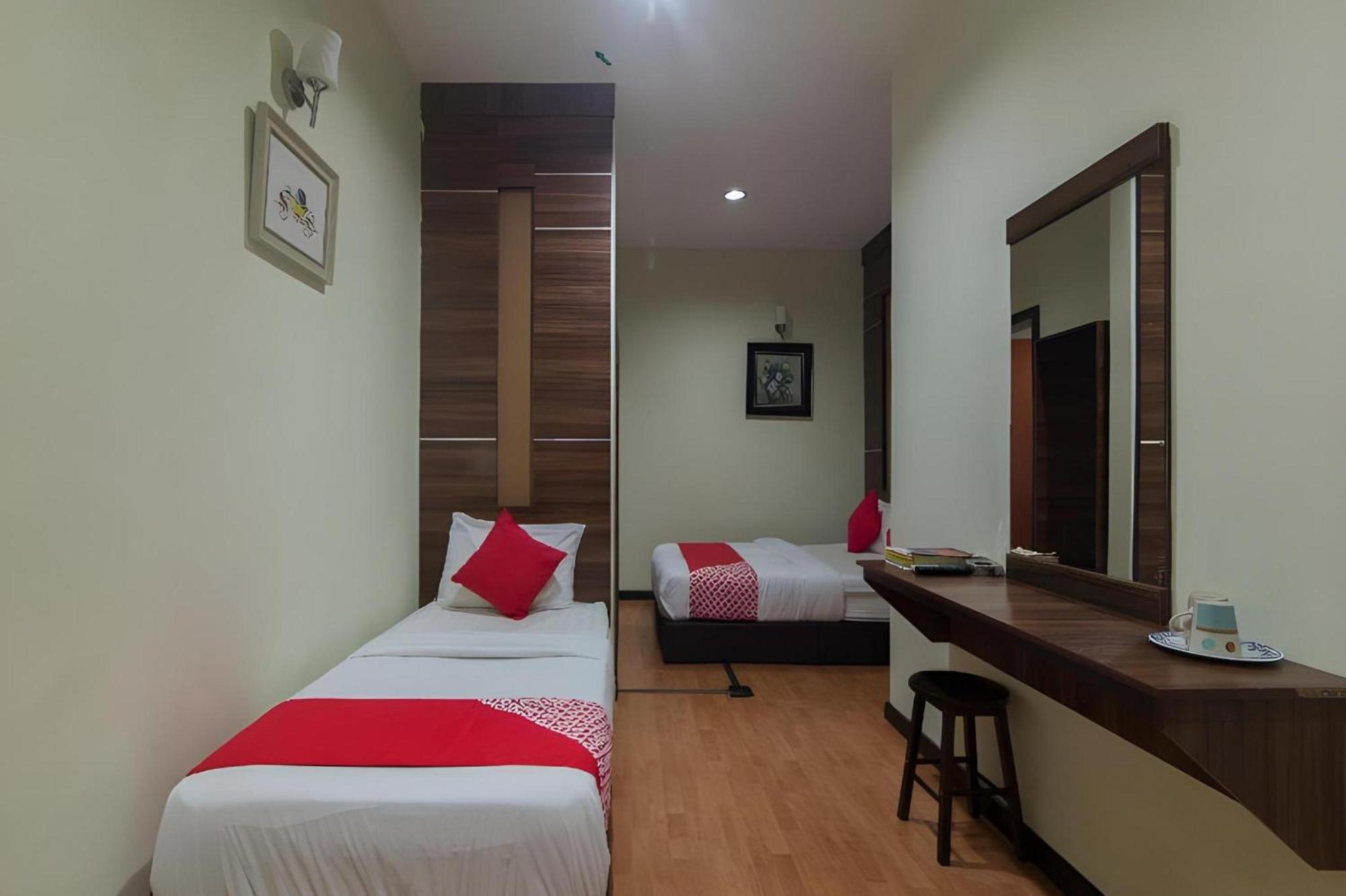 Capital O 812 Hotel Smc Seksyen 13 샤알람 외부 사진