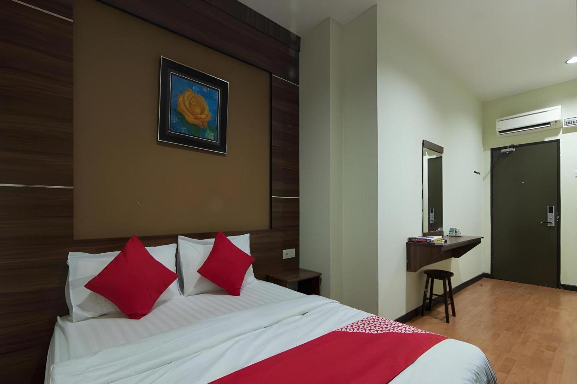 Capital O 812 Hotel Smc Seksyen 13 샤알람 외부 사진