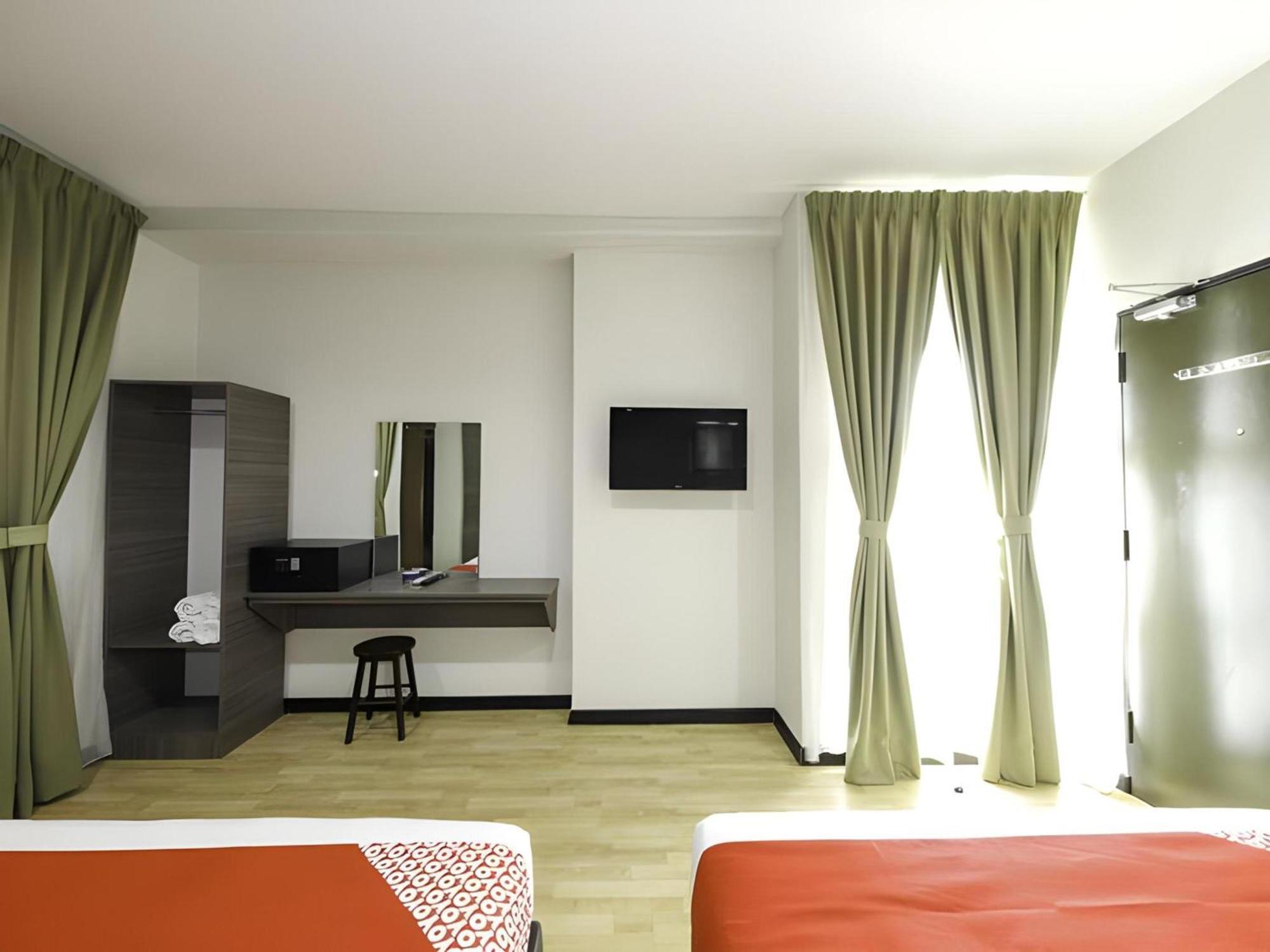Capital O 812 Hotel Smc Seksyen 13 샤알람 외부 사진