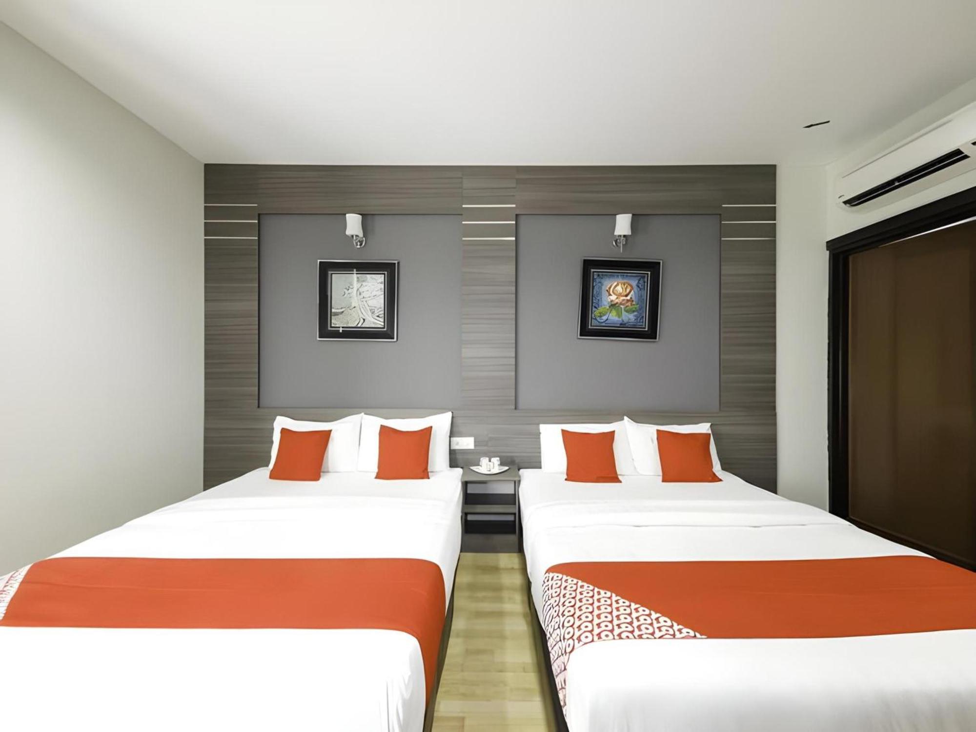 Capital O 812 Hotel Smc Seksyen 13 샤알람 외부 사진