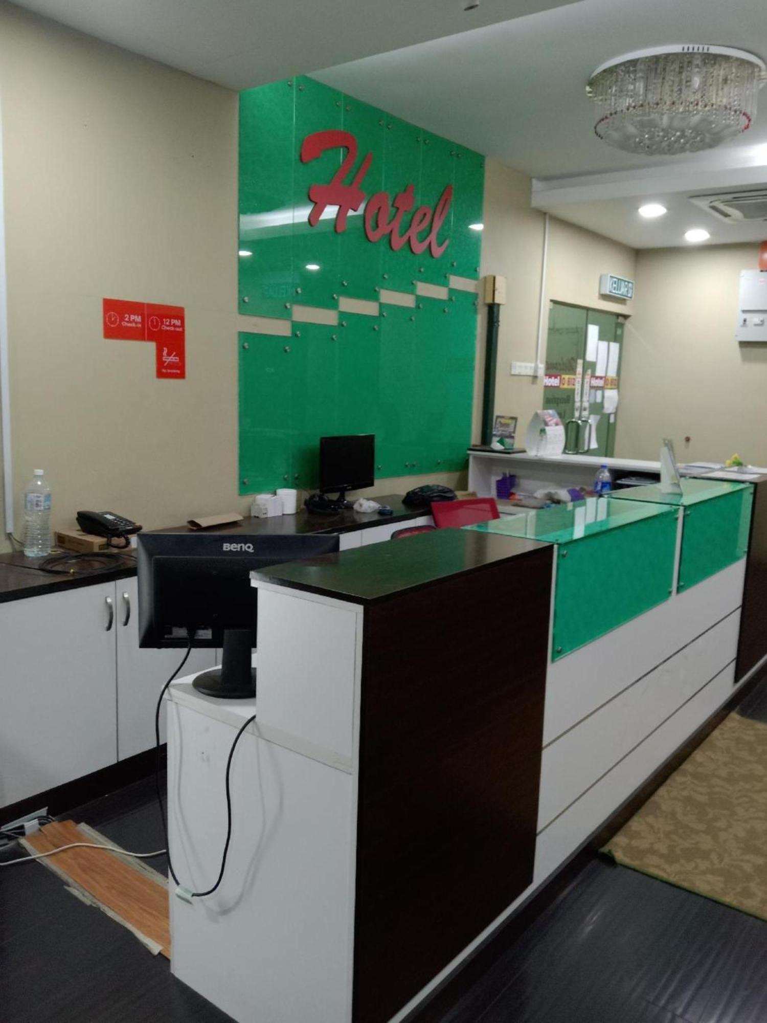 Capital O 812 Hotel Smc Seksyen 13 샤알람 외부 사진